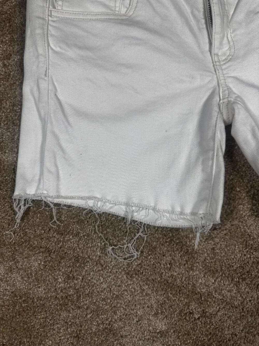 American Eagle White Stretch Denim Cutoff Shorts Size 6 Frayed Hem Summer Shorts - Picture 8 of 10